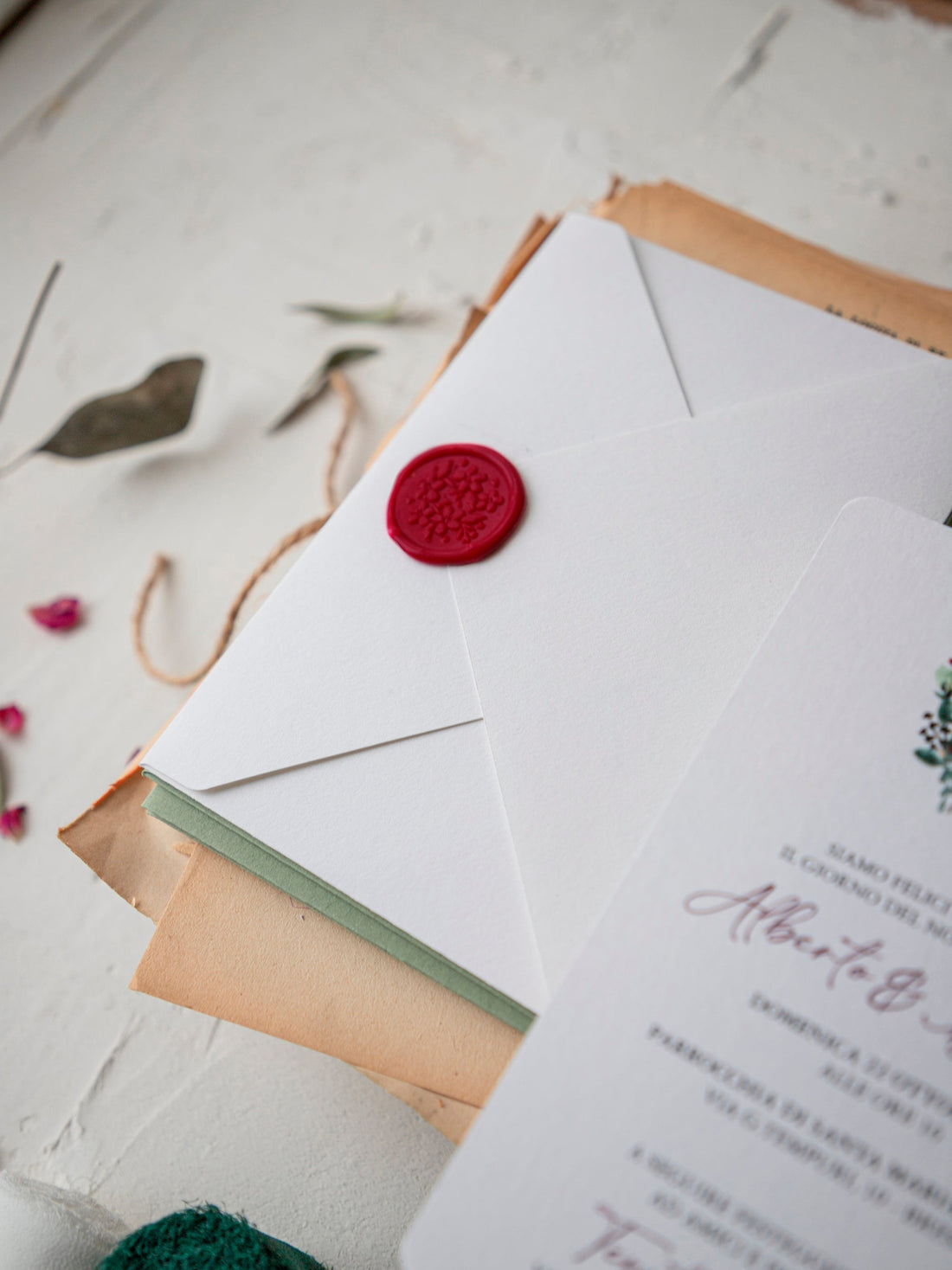 La Storia delle Partecipazioni di Matrimonio: Tradizioni e Curiosità
