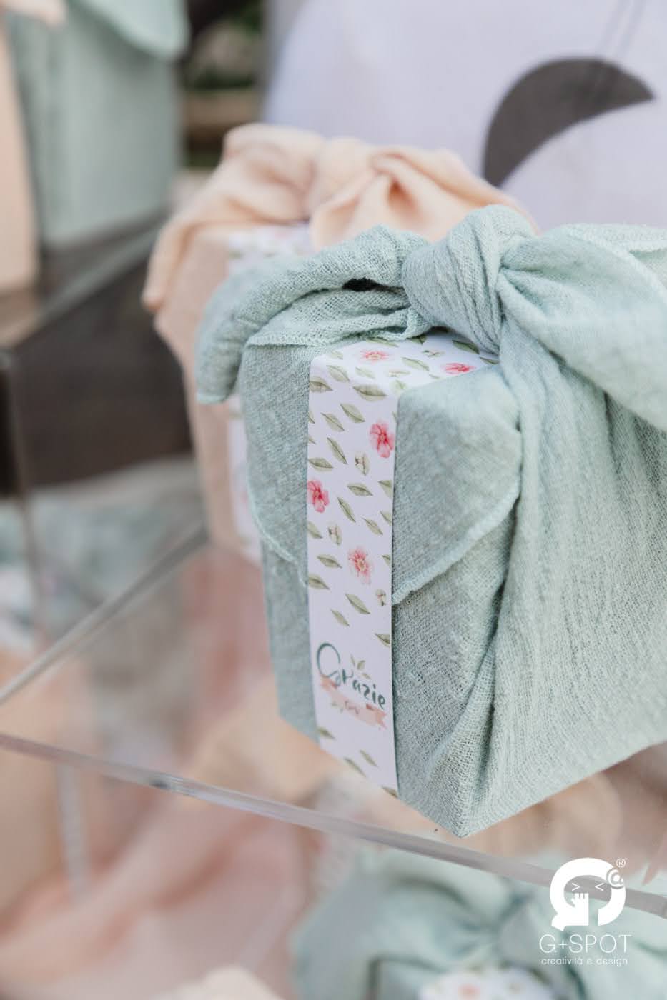 Matrimonio a tema Studio Ghibli di Gianluca e Valentina, con tableau su lanterne giapponesi, personaggi 3D, menù omamori e bomboniere furoshiki.