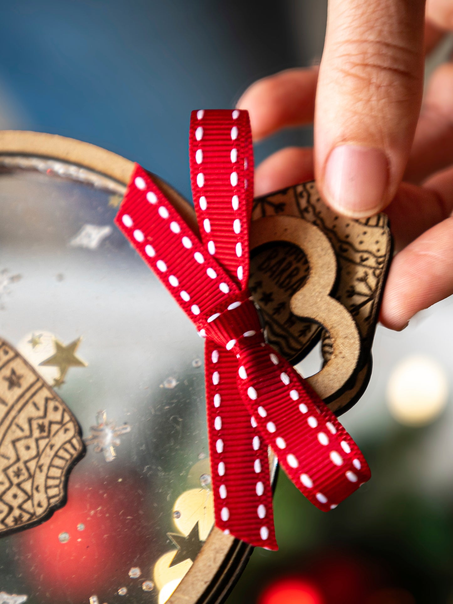 Palla di Natale con mini maglioncini personalizzati