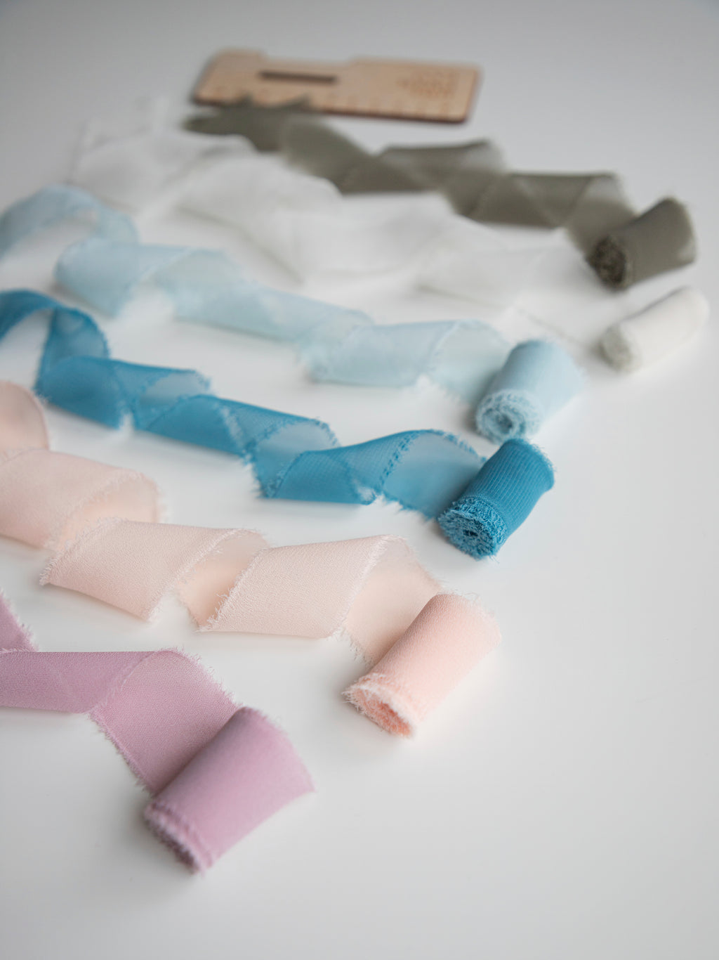 Nastro chiffon sfrangiato per partecipazioni | Pack 5
